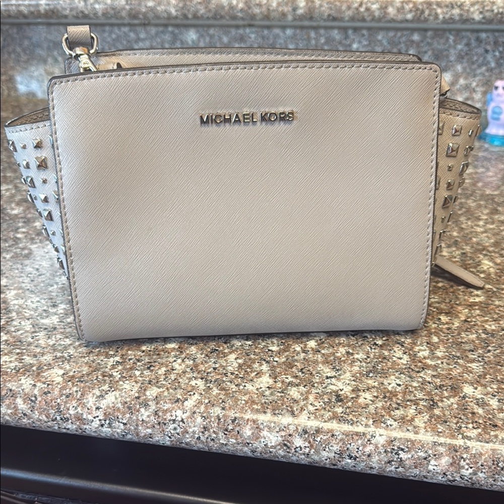 Michael Kors Gray Crossbody Bag Sleek Minimalist Design